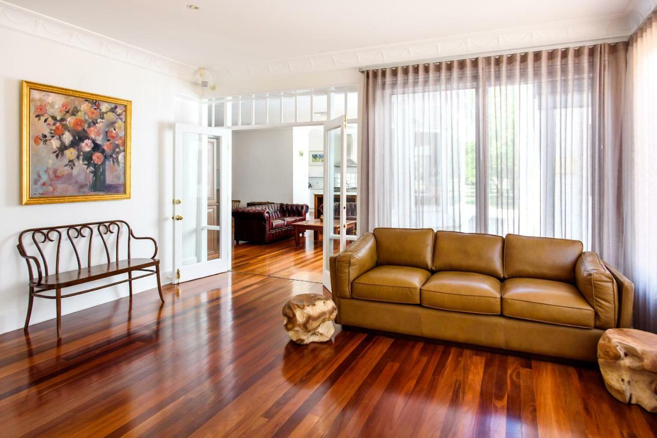แฟร์ลอว์น เอสเตท Guest House บัสเซลตัน ภายนอก รูปภาพ