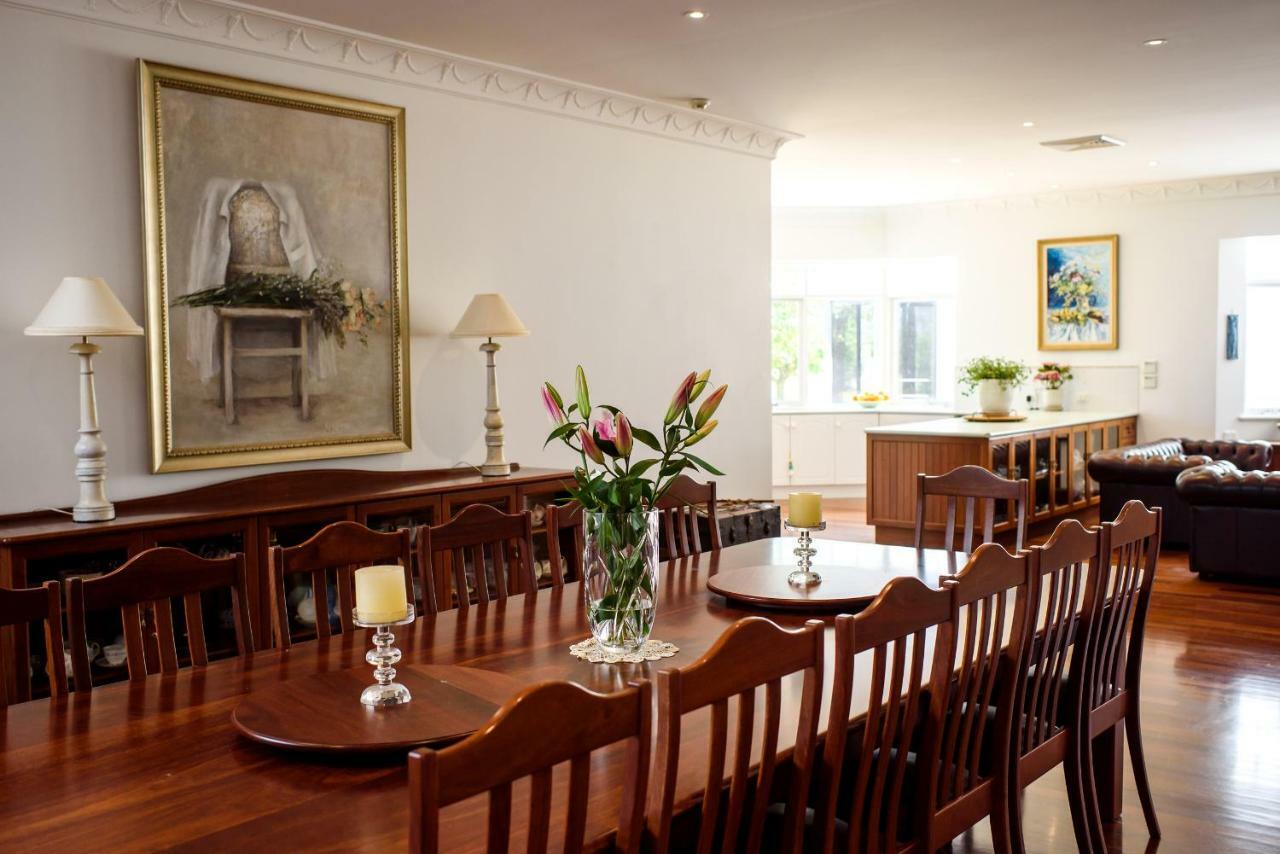 แฟร์ลอว์น เอสเตท Guest House บัสเซลตัน ภายนอก รูปภาพ